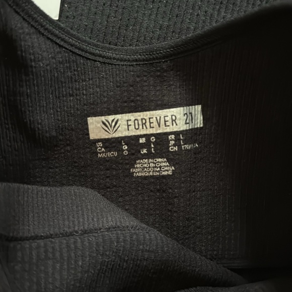 3 Seamless Wicking Bra Tank - Picture 3 of 3